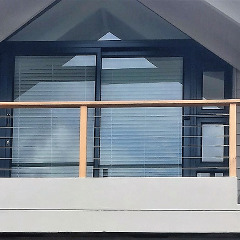 Aluminium top-hung sidelights